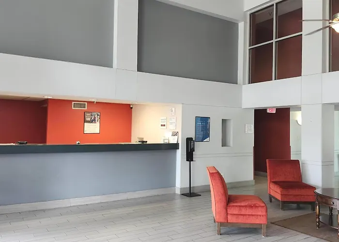 Ramada By Wyndham Luling