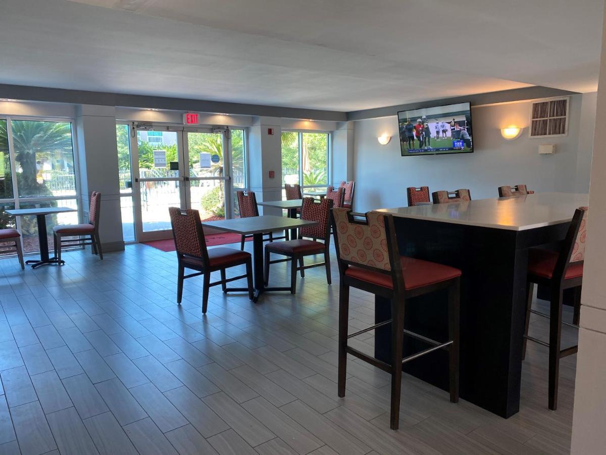 Ramada By Wyndham 2*