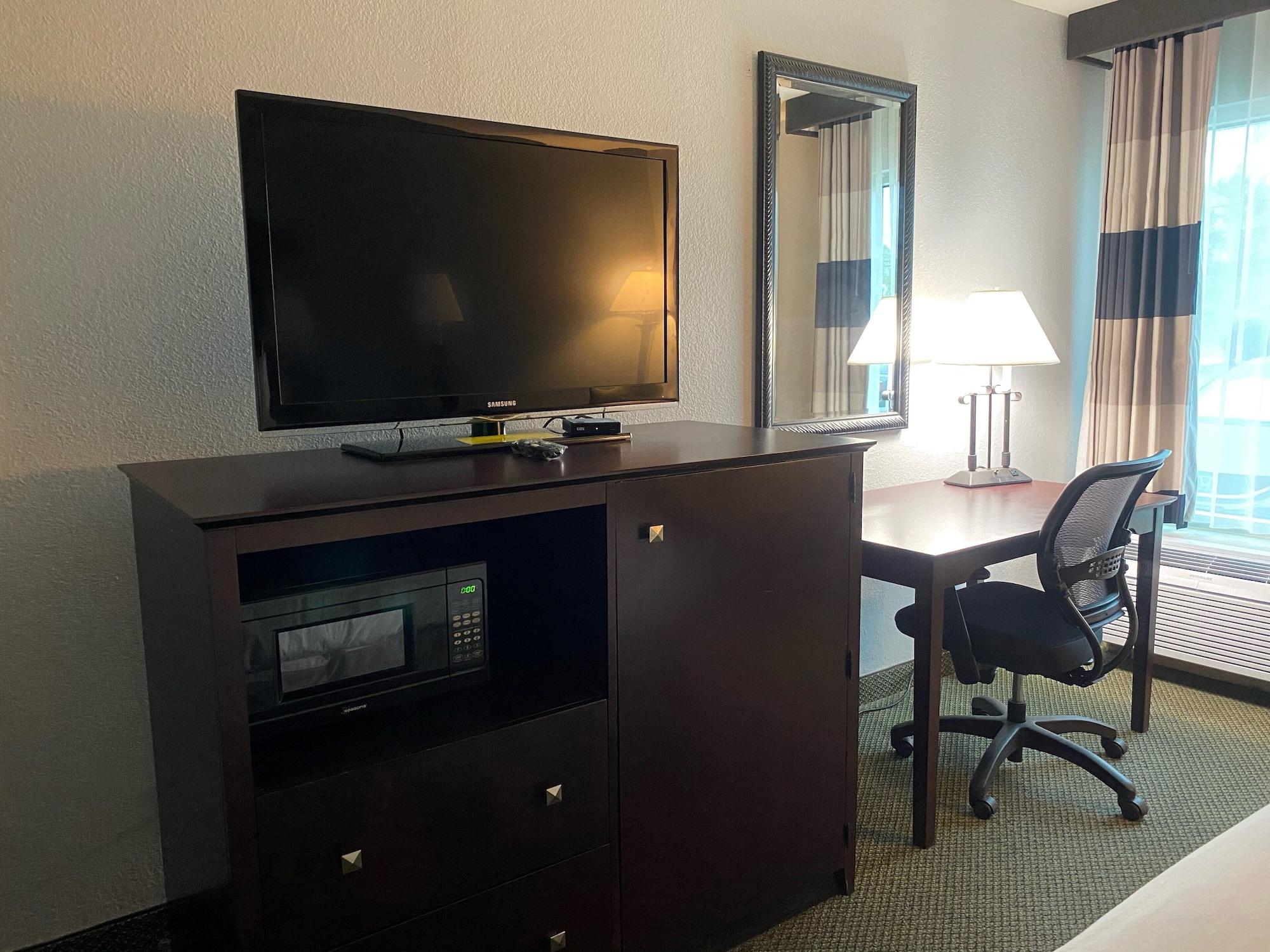 Ramada By Wyndham Hotel 2*