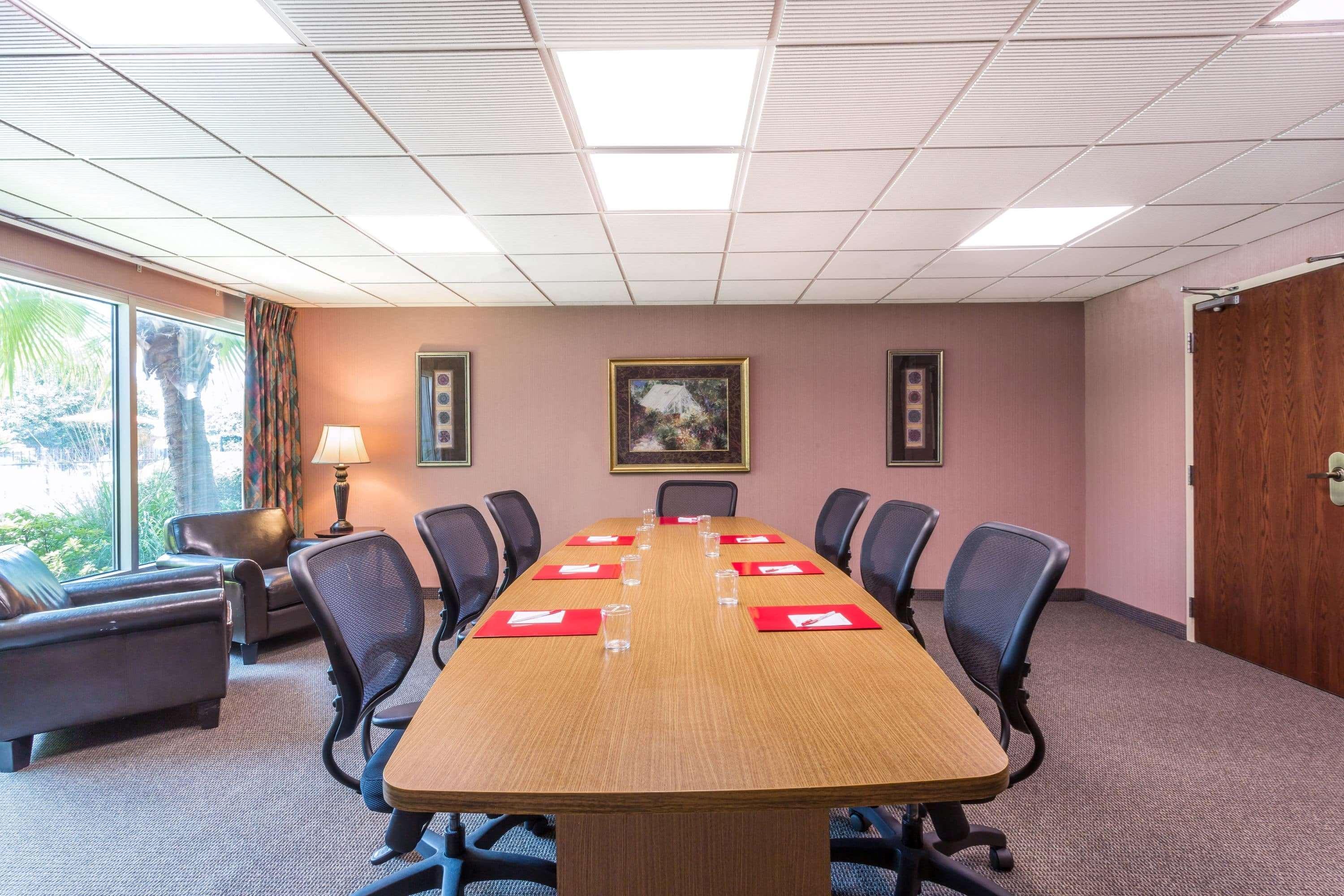 Ramada By Wyndham Hotel Luling