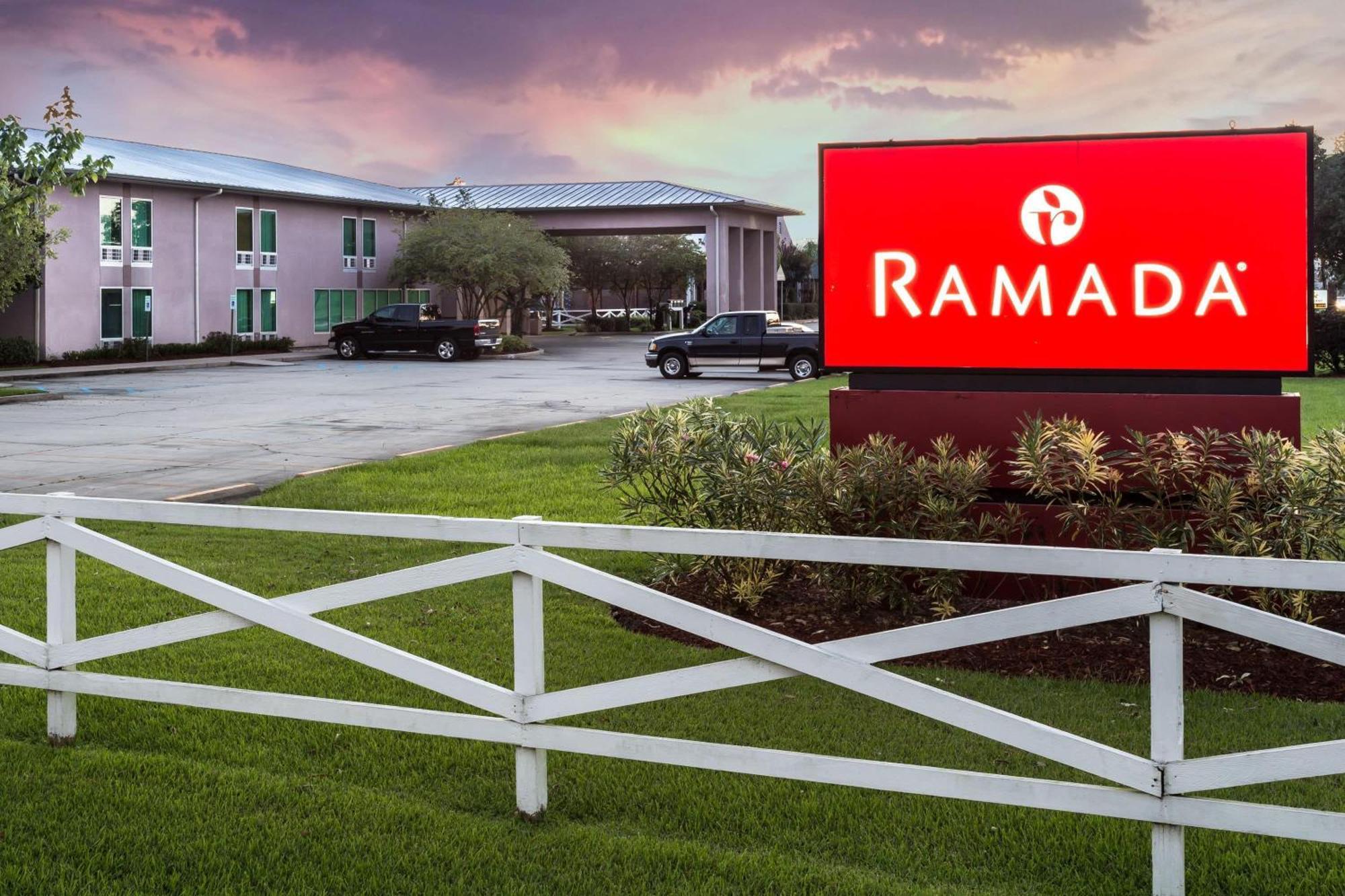 Ramada By Wyndham 2* Luling