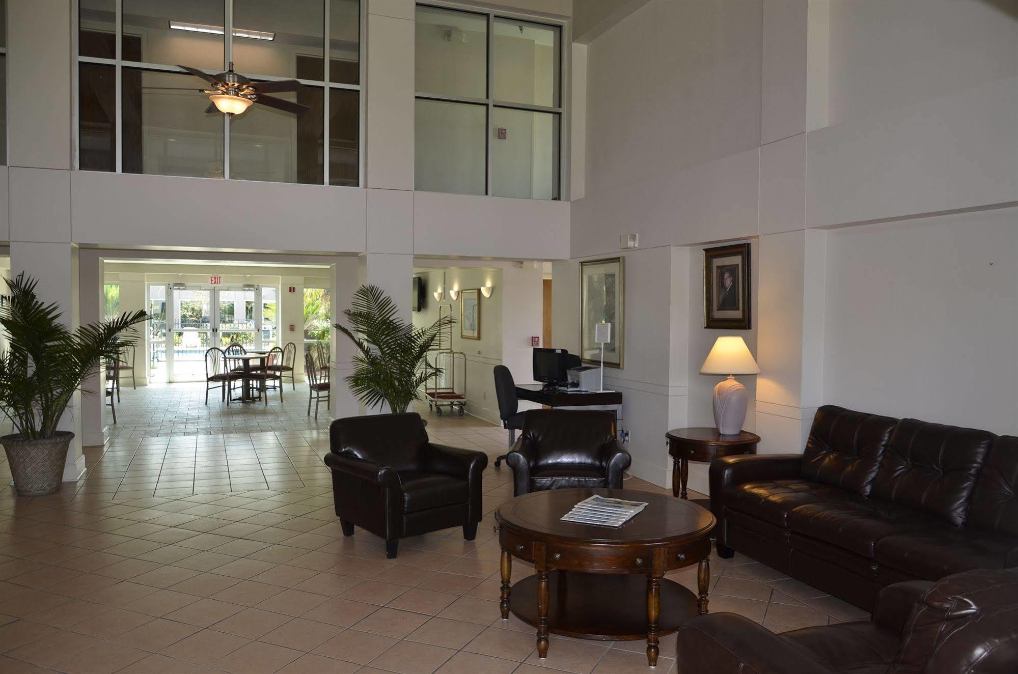 Hotel Ramada By Wyndham 2*